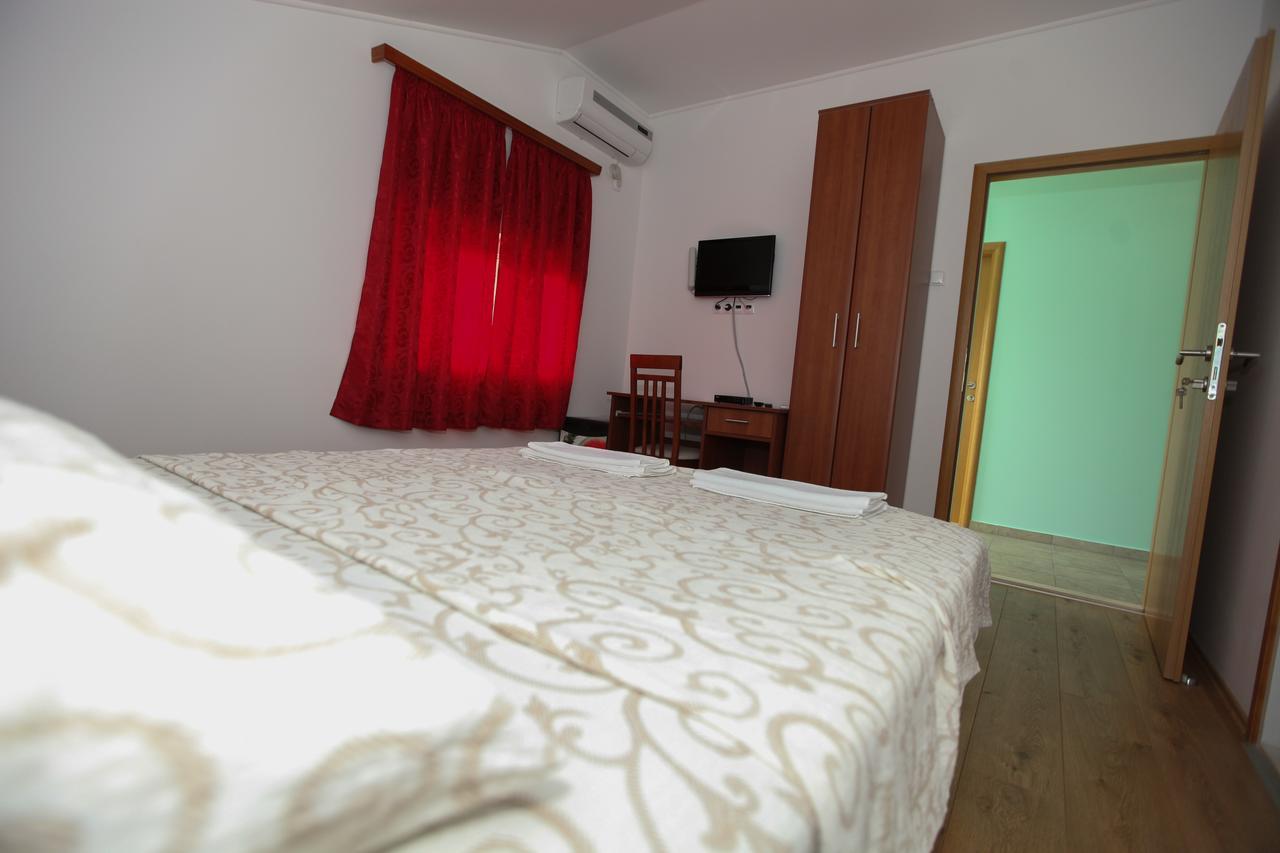 Ninkovic Hotel Требине Екстериор снимка