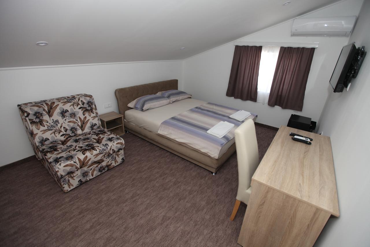 Ninkovic Hotel Требине Екстериор снимка