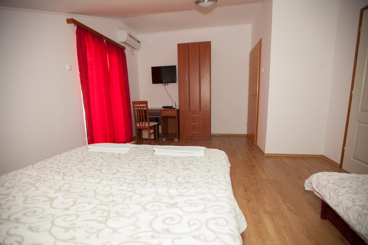 Ninkovic Hotel Требине Екстериор снимка