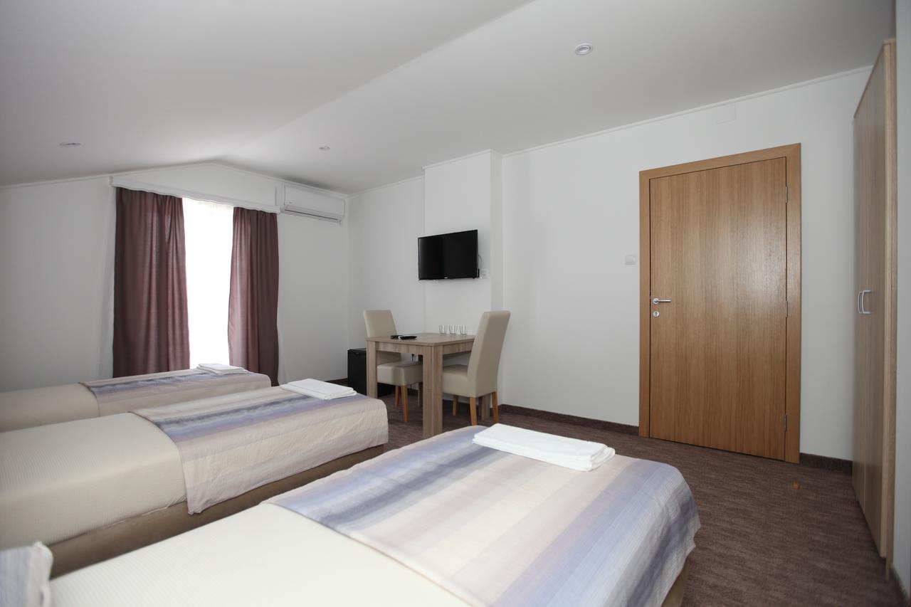Ninkovic Hotel Требине Екстериор снимка