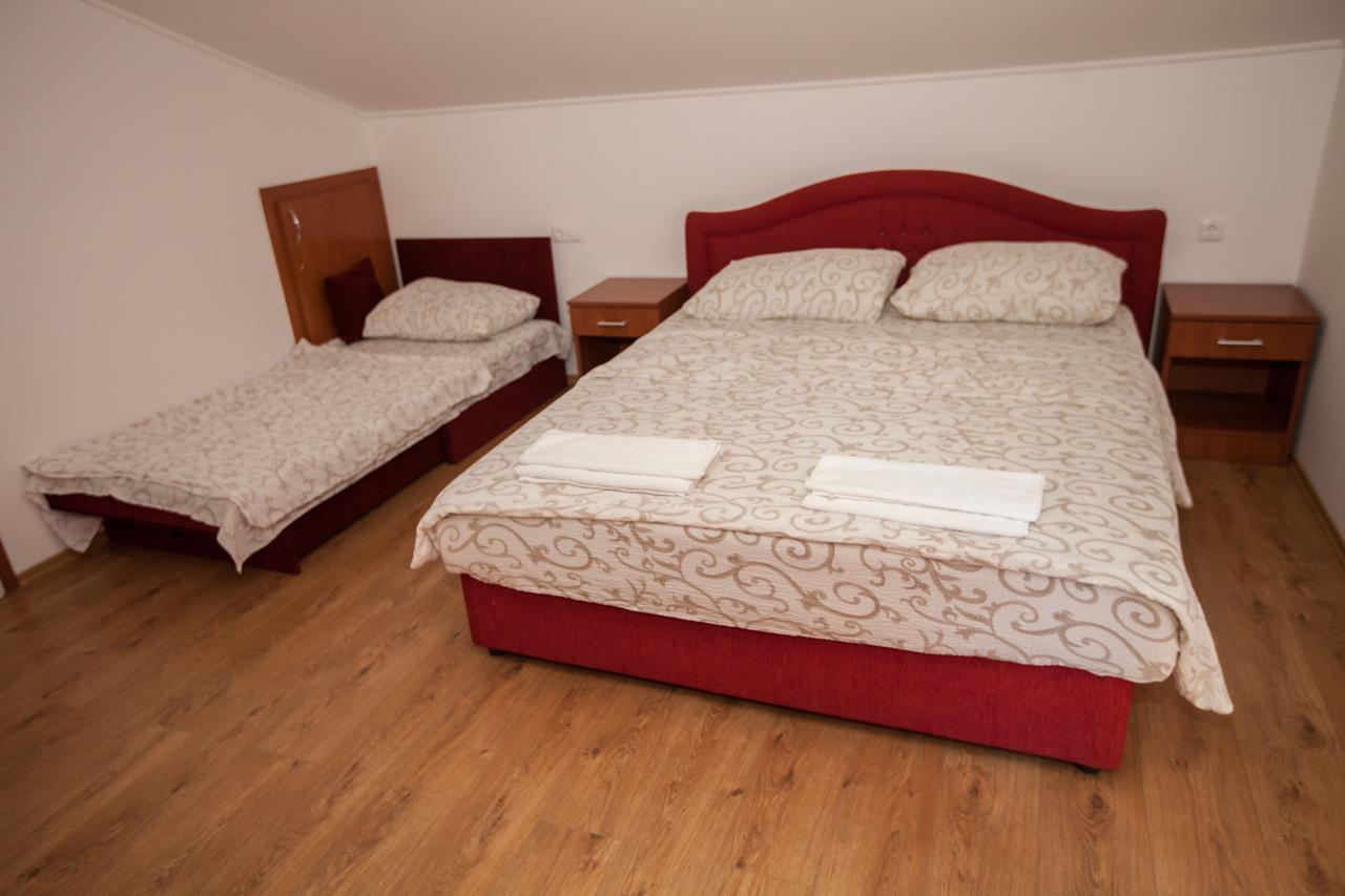 Ninkovic Hotel Требине Екстериор снимка
