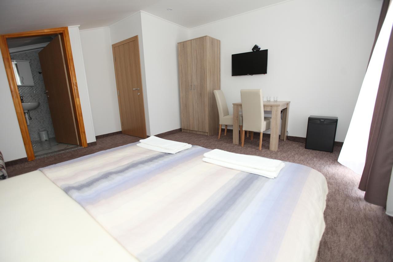 Ninkovic Hotel Требине Екстериор снимка