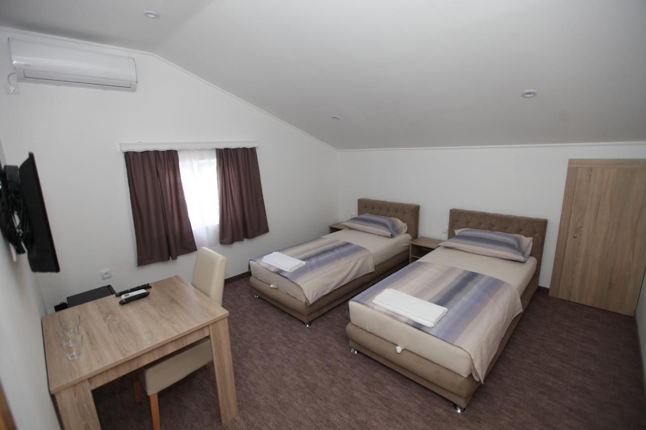 Ninkovic Hotel Требине Екстериор снимка