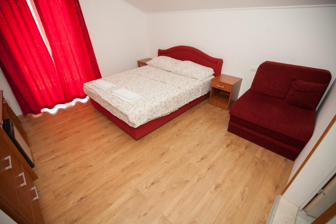 Ninkovic Hotel Требине Екстериор снимка