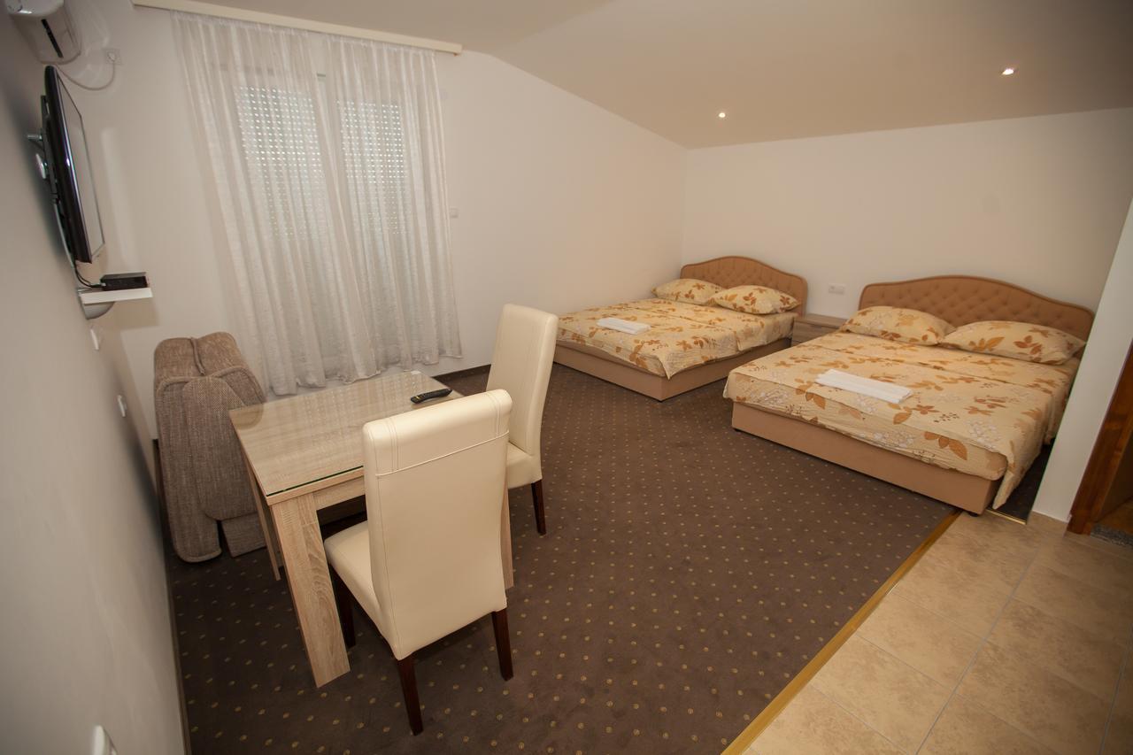 Ninkovic Hotel Требине Екстериор снимка