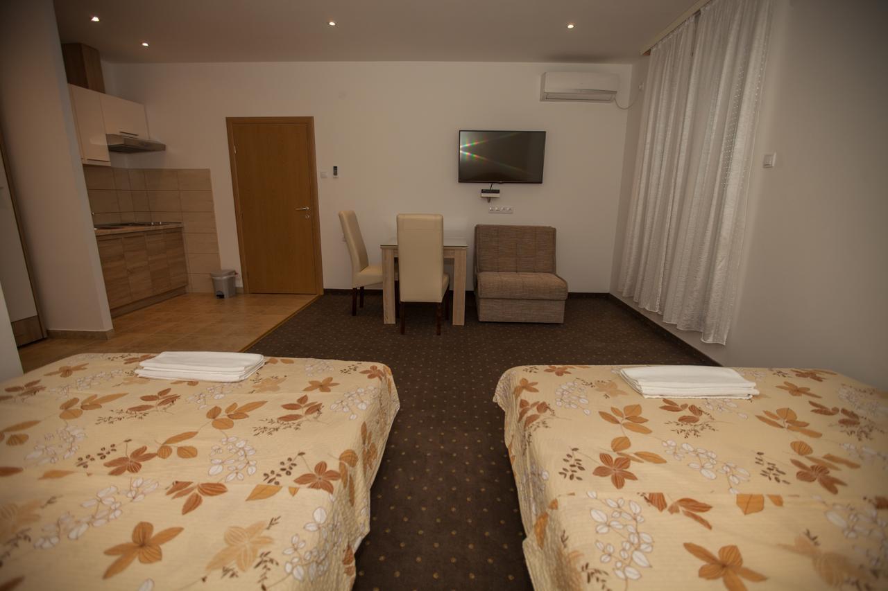 Ninkovic Hotel Требине Екстериор снимка